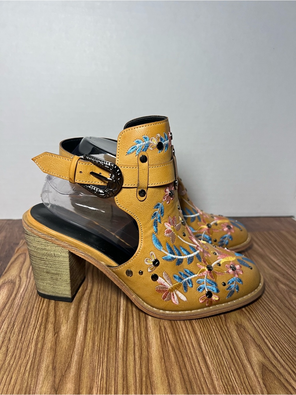 Embroidered Mustard Block Heel Sandals with Buckle Strap - Women size 9